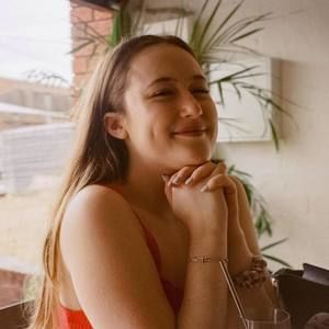 Meet your Posher, Moya